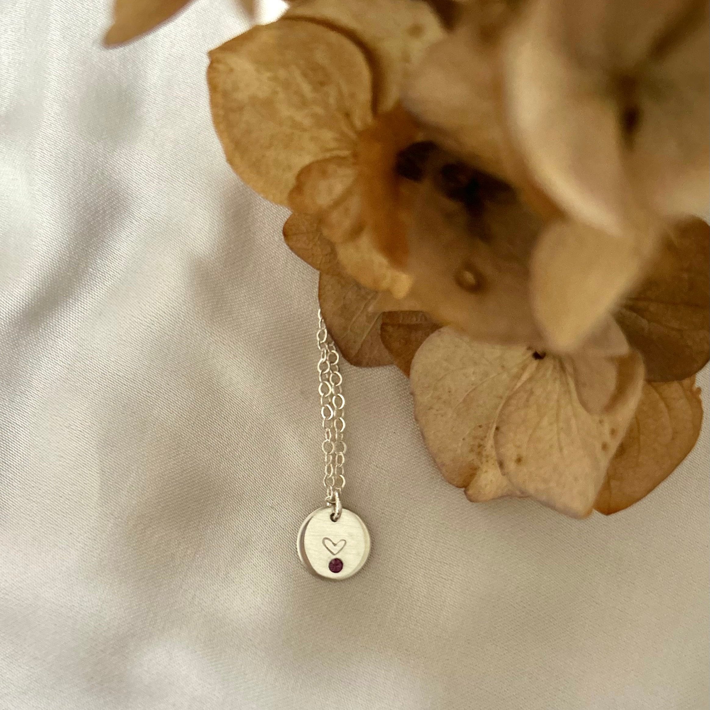 MINI nyaklánc kicsi szívvel, Swarovski kővel és Lana felirattal