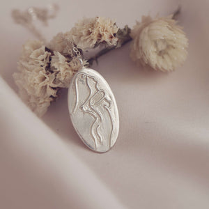 THE BEAUTY necklace
